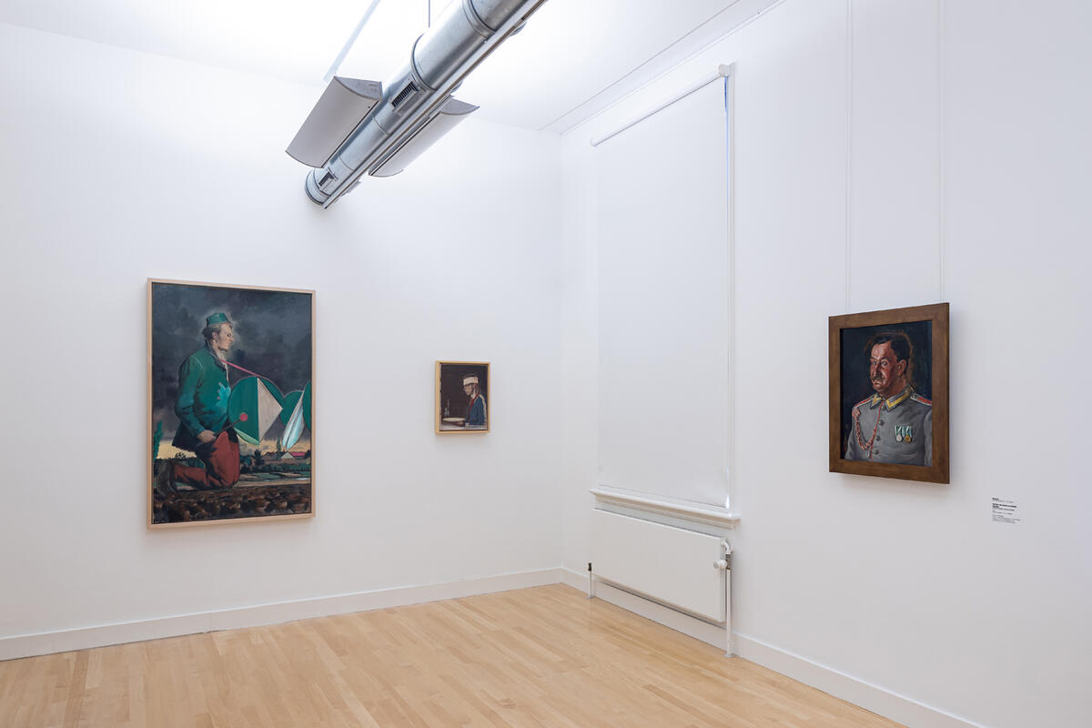 Das Portr&auml;t von Bruno Alexander Roscher h&auml;ngt an der Wand in der Fundatie. Das Gem&auml;lde zeigt einen Instruktionsoffizier mit rot angelaufenem Kopf.