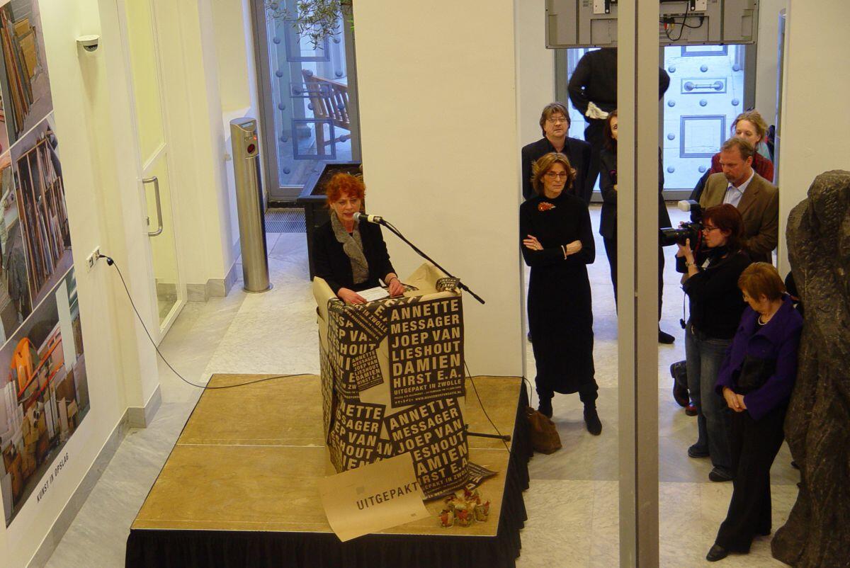 Agnes Grondman bei einer Er&ouml;ffnung im Museum de Fundatie Zwolle, 2006